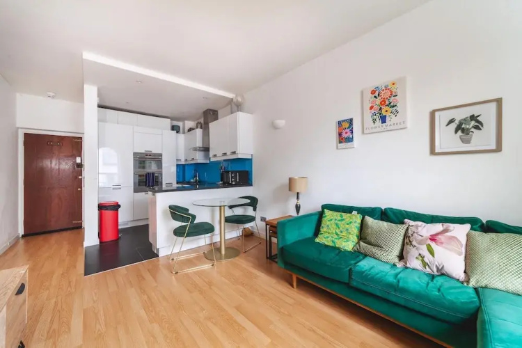 Rotherhithe Riverside Flat