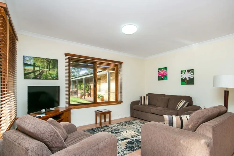 2 Bedrooms Family Basement Suite
