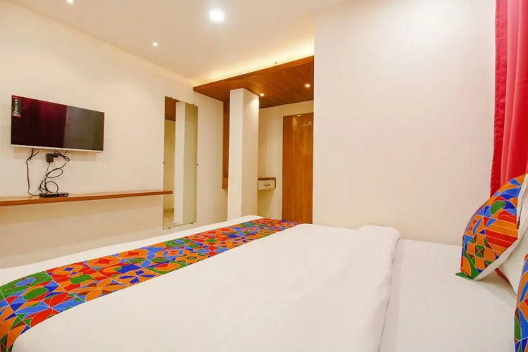 Fabhotel Silkroute Palaace