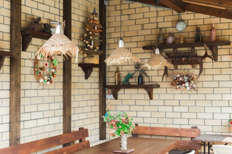 апартаменты берлога в великом новгороде. великий новгород каберова-власьевская улица 47б берлога. берлога новгород. берлога покровка бар нижний. великий новгород дом майера мини отель.