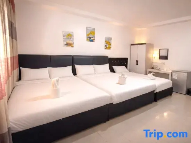 Deluxe Family Suite