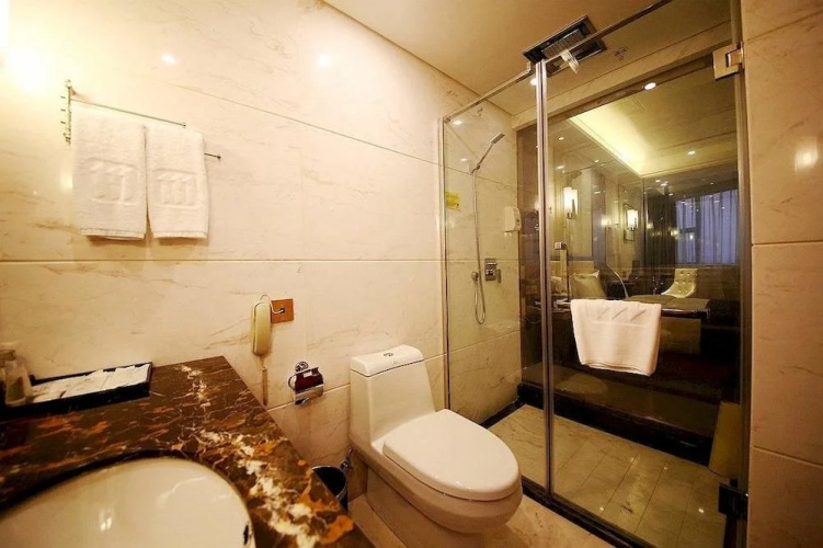 Hollyear XK Hotel