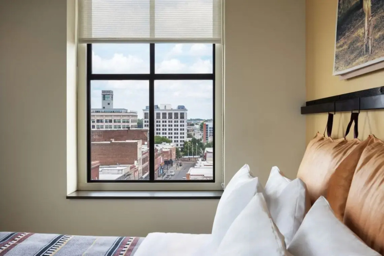 Standard Double room with city view