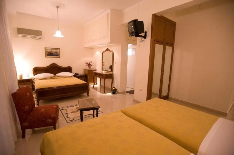 Standard Quadruple room