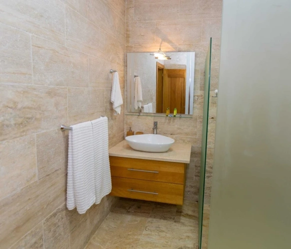 2 Bedrooms Villa