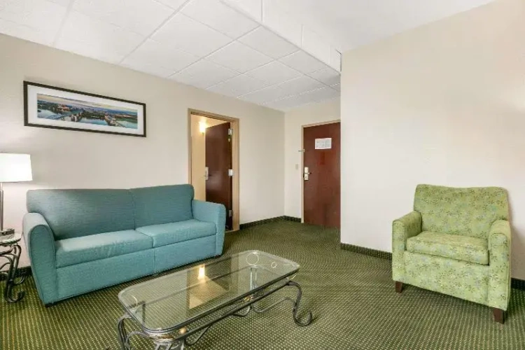 Quadruple Suite
