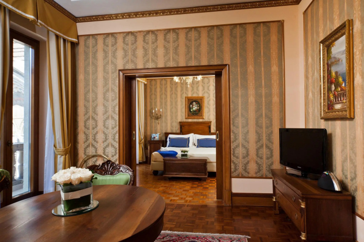 Due Torri Hotel