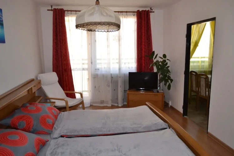 2 Bedrooms Apartment with balcony and with mountain view