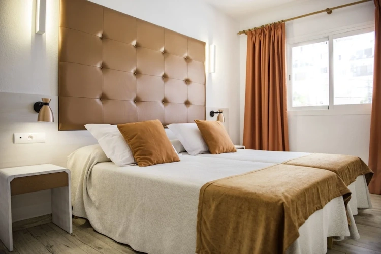 1 Bedroom Apartment with balcony