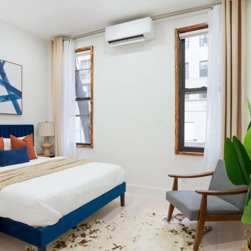 317-1d New 2BR Duplex W D Private Backyard
