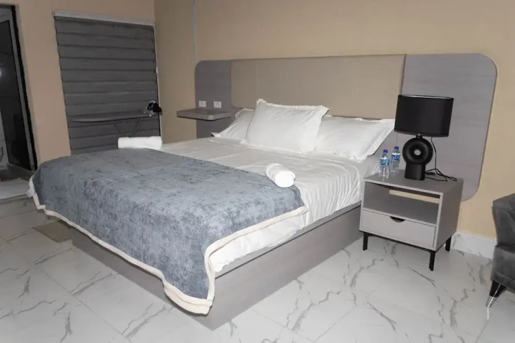 Comfort room
