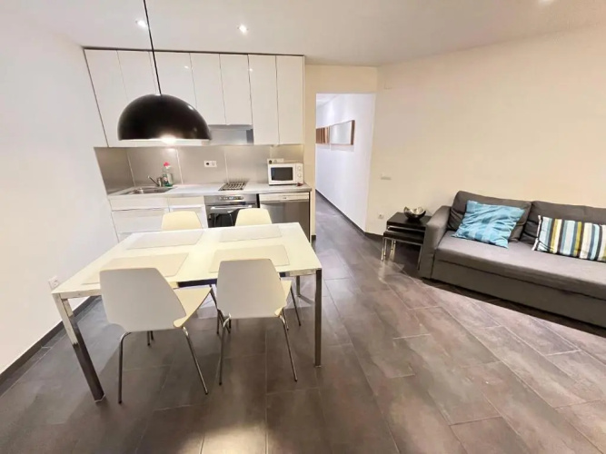 Gorgeous Apartment In Downtown