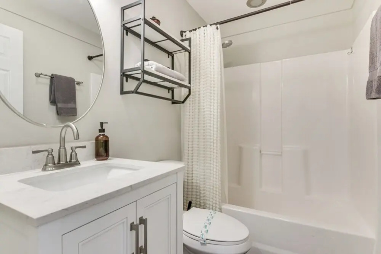 < 2 Mi to Uptown Charlotte: Home w/ Large Yard!