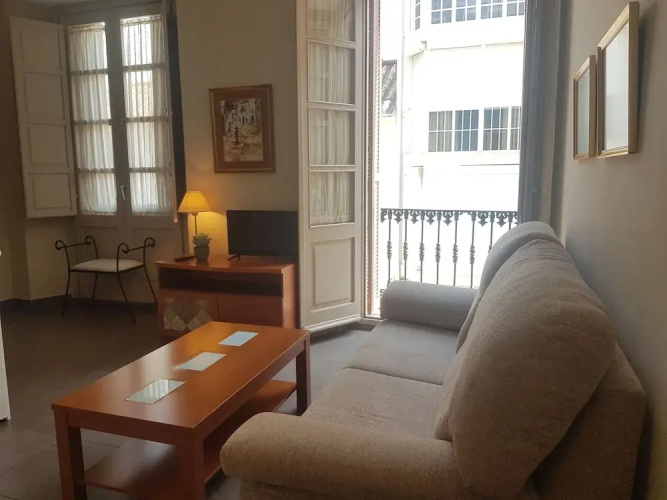Stylish And Spacious 1 Bedroom Flat In Trendy Area