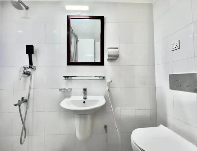 250 sqft 2 Studio Apt Pool and Sauna