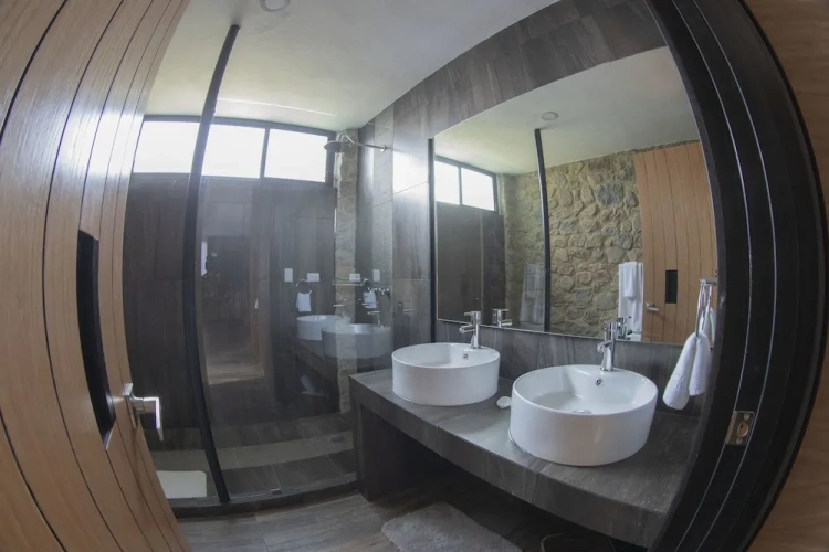 Standard Quadruple room with garden view