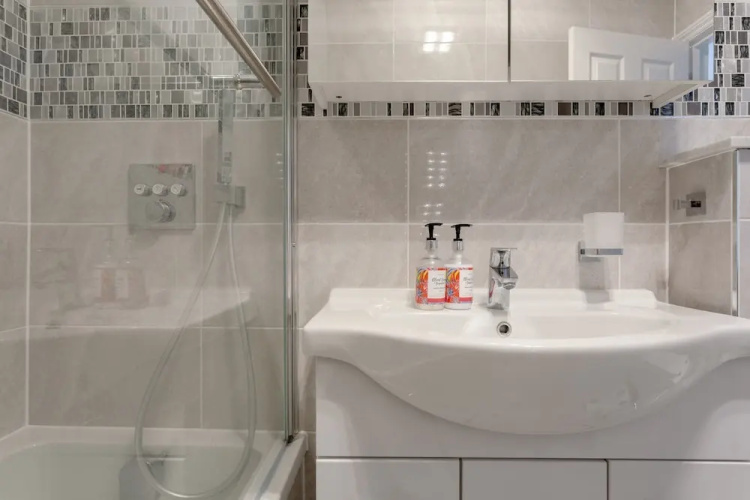 2 Bedroom Kilburn Flat