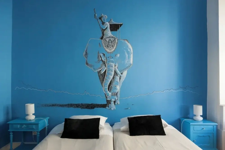Standard Twin room with city view