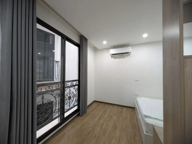 Era Apartment Lac Long Quan