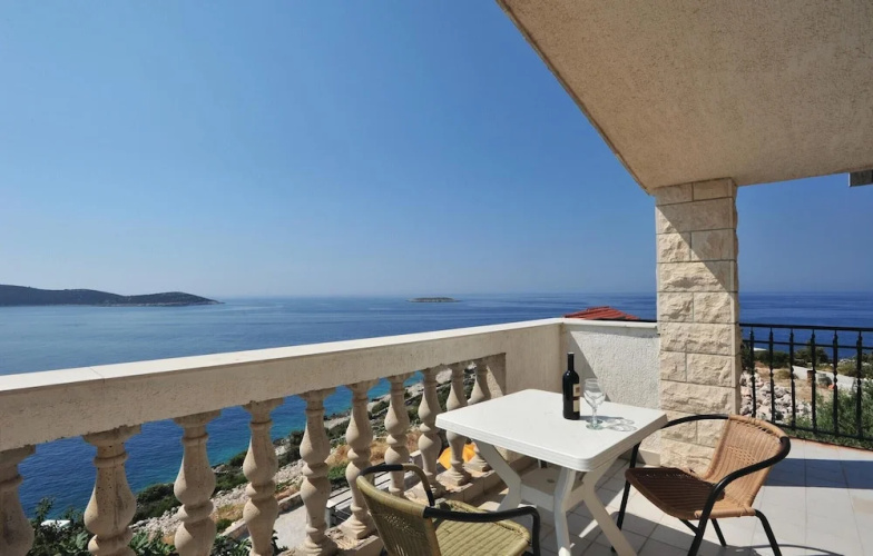 Amazing Home in Sevid With Wifi and 9 Bedrooms