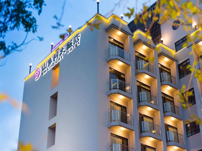 山多利大饭店外景图