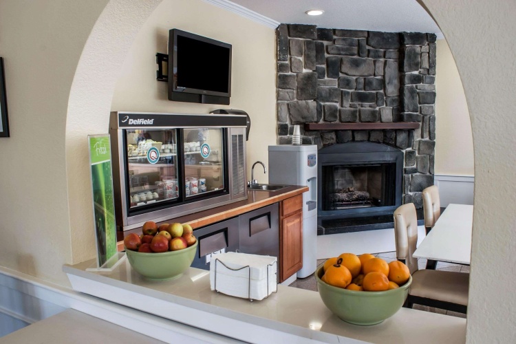 Quality Inn & Suites photo 19