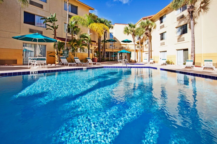 La Quinta Inn & Suites by Wyndham St. Pete-Clearwater Airpt photo 12