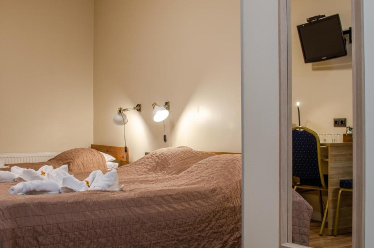 Standard Triple room