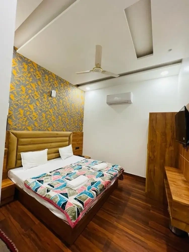 Deluxe Double room with city view