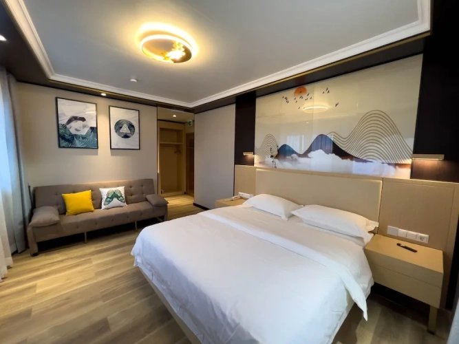 Standard Triple room