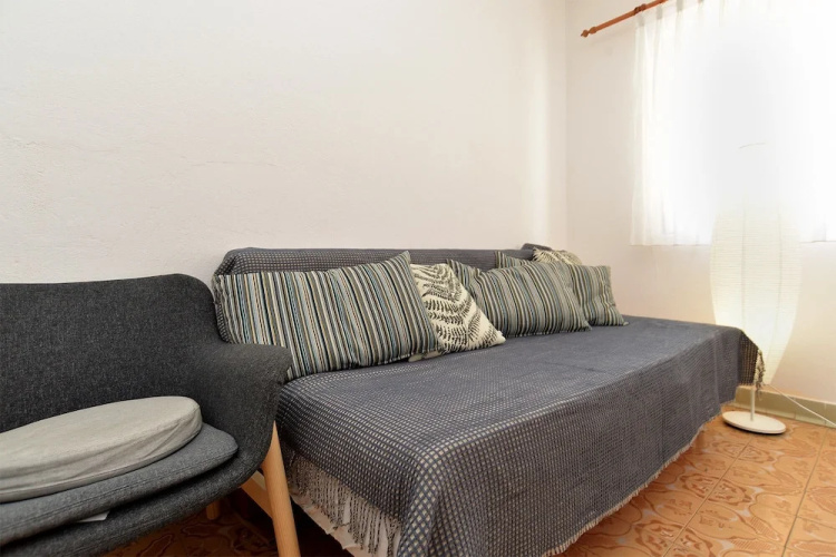 Apartment 1928