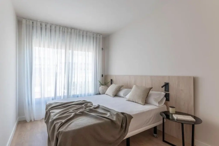 2 Bedrooms Apartment