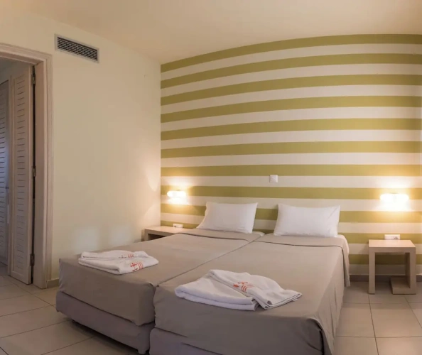 Standard Triple room with balcony