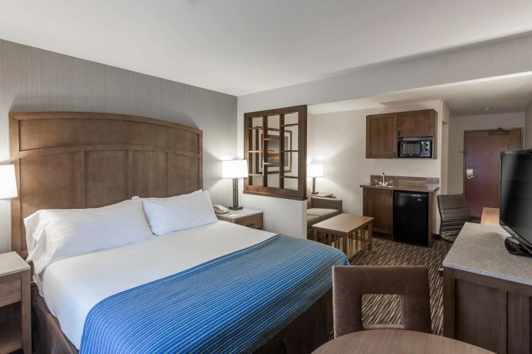 Holiday Inn Express & Suites Carpinteria by IHG