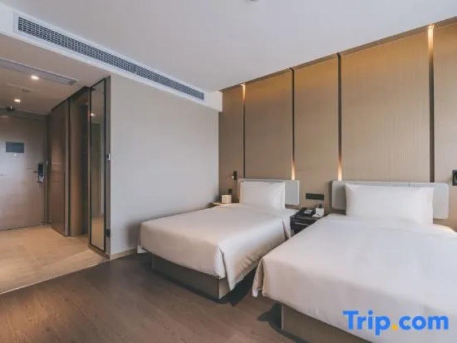 Standard Double room with city view