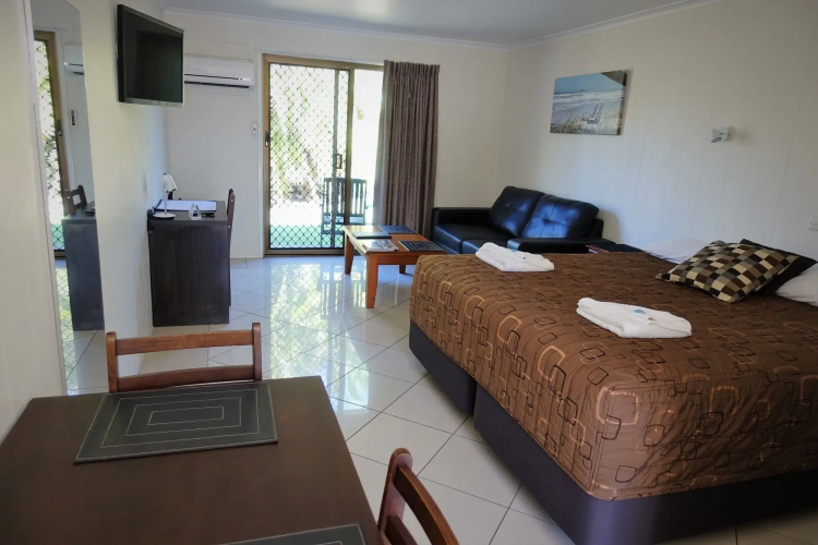 Pacific Palms Motor Inn