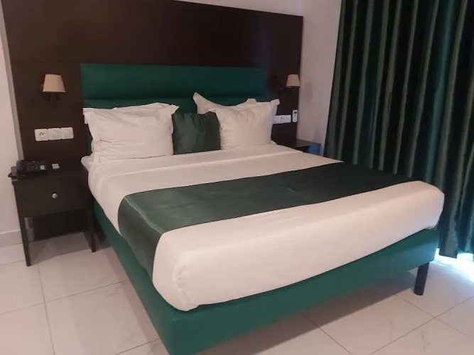 Goshen-Ra Hotel