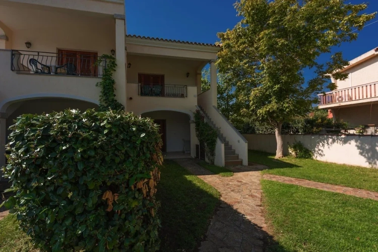 3 Bedrooms Classic Cottage