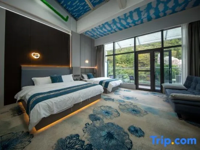 Family Suite with view