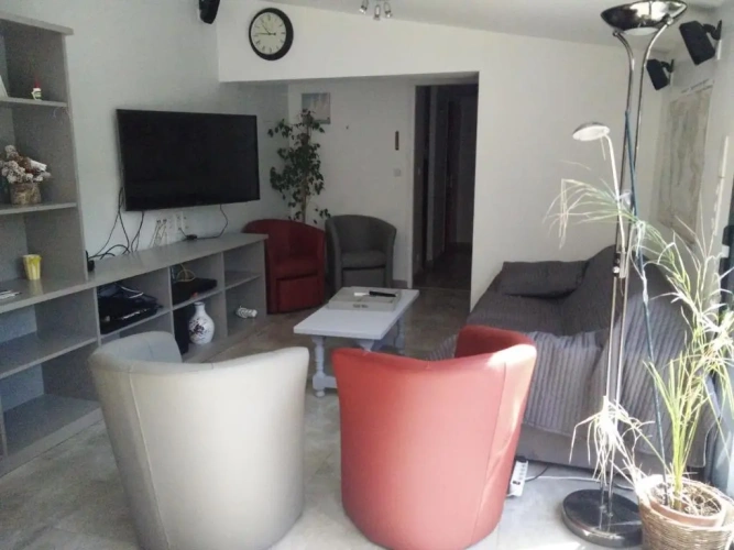 3 Bedrooms Cottage