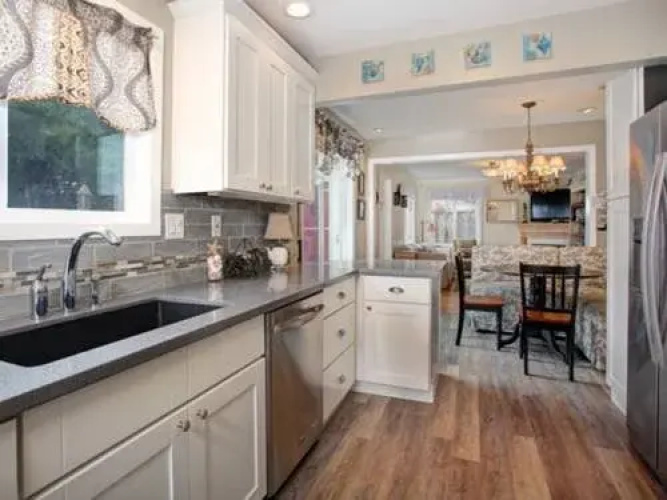 Seabreeze Cottage