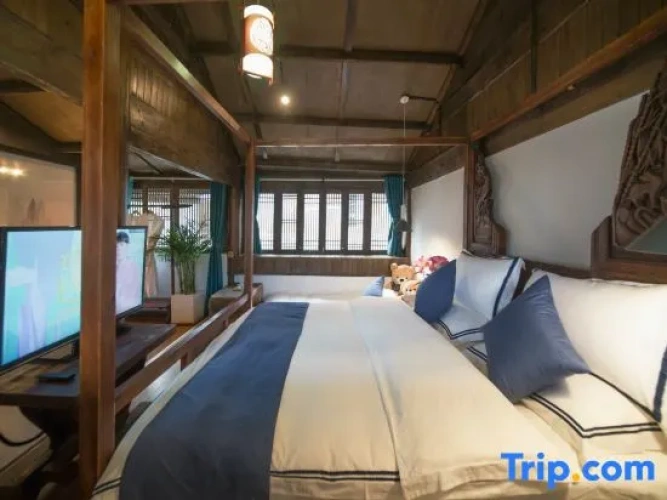 Deluxe Family Suite