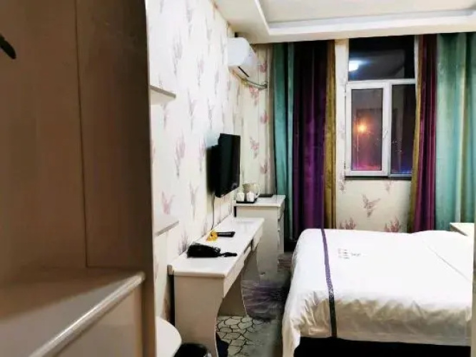 Urumqi Xinhuashun Hotel