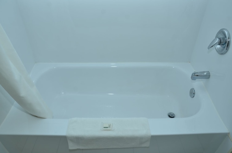 Days Inn by Wyndham Golden photo 11