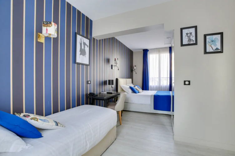 Standard Triple room