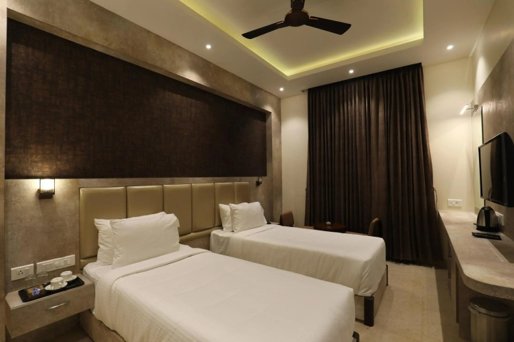 Mayuraa Residency