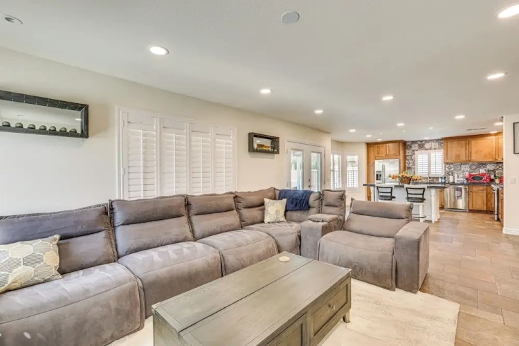 4 Bedrooms Cottage