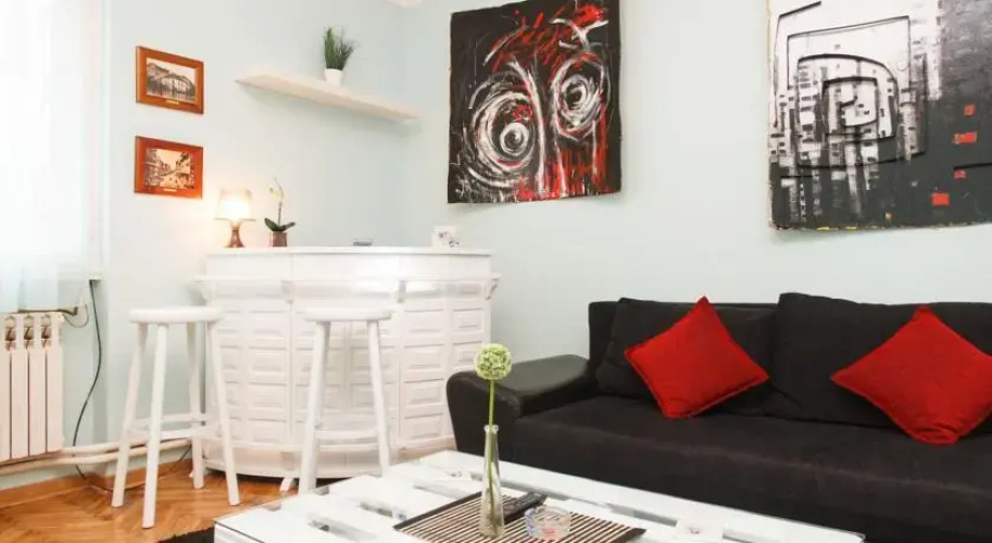 Loco Apartment