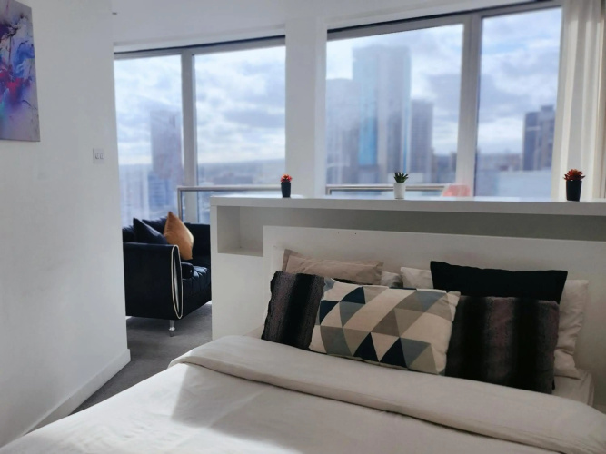 Cityscape Apartment in Birmingham with Self Checkin