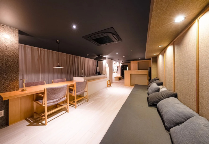 Aet Hotel